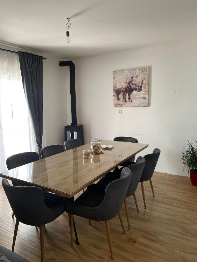 Apartments Martina Tisno Buitenkant foto